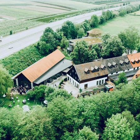 Hotel Waldvogel Leipheim Exteriör bild